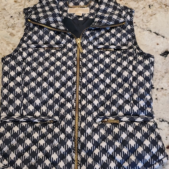 Michael Kors Blue And WhiteHoundstooth Puffer Vest - Picture 7 of 8